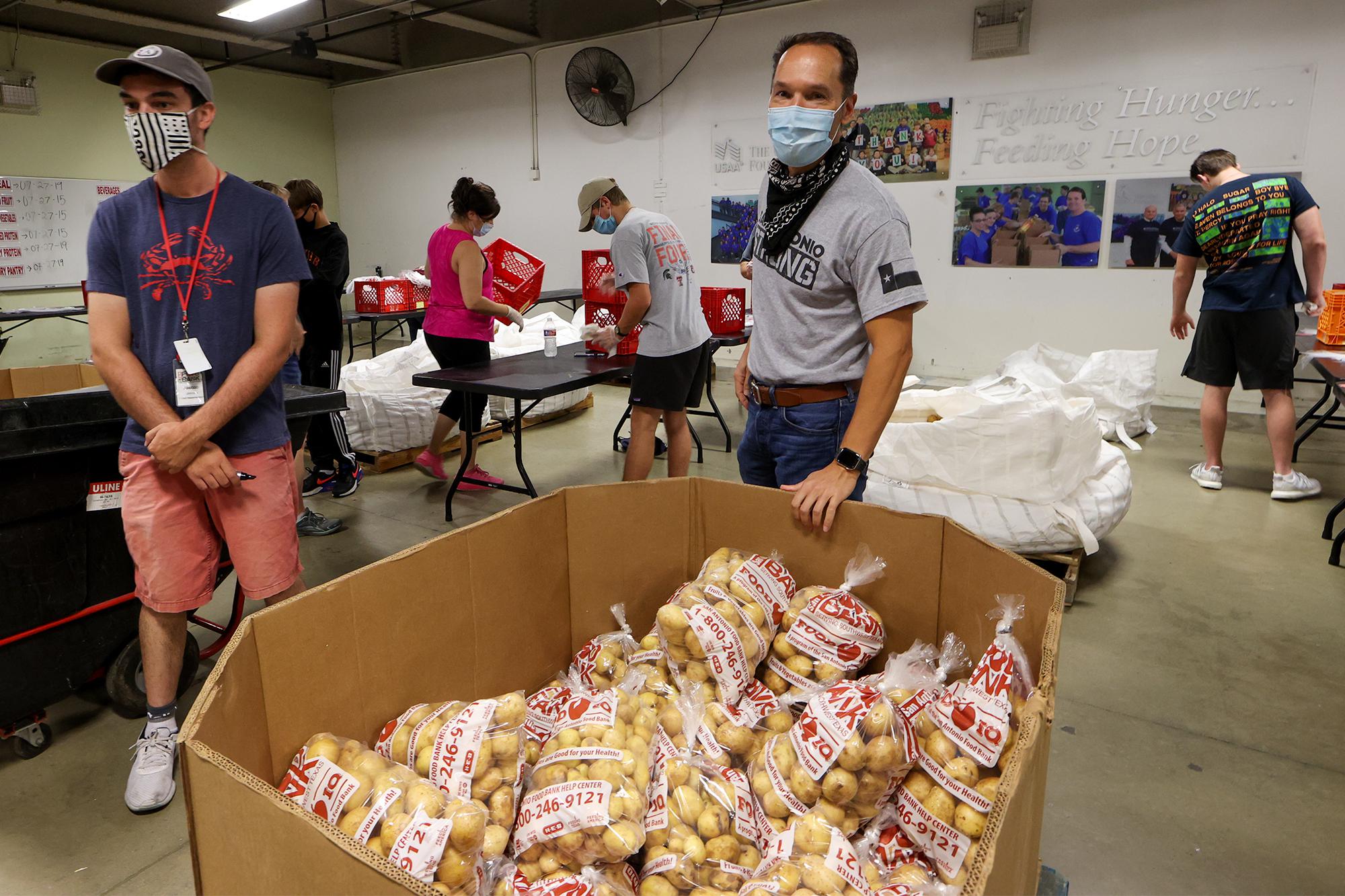 San Antonio Food Bank Braces For Potential New Surge Of Hungry Families   RawImage 