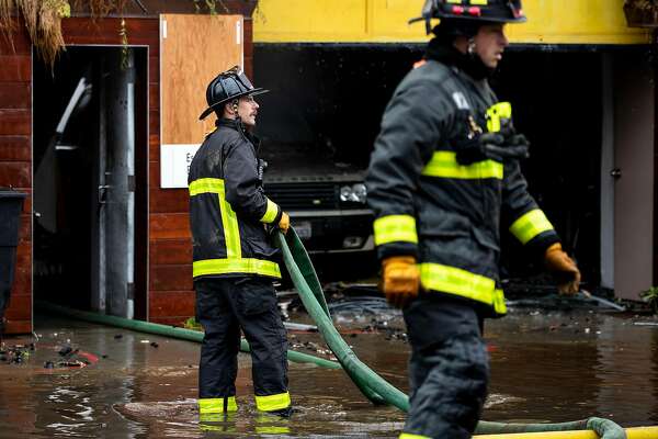 Inferno That Damaged Destroyed 6 Buildings In Sf Still Smoldering As Investigators Search For Clues Sfchronicle Com