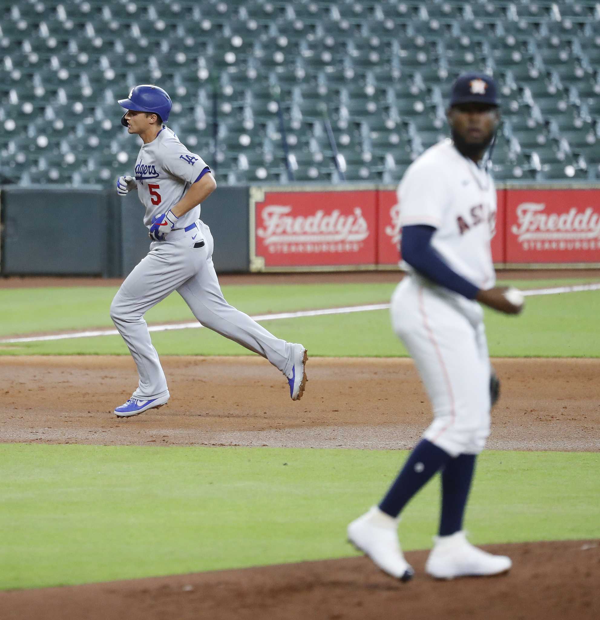 All Quiet Till Ríos HR in 13th Lifts Dodgers Over Astros 4-2