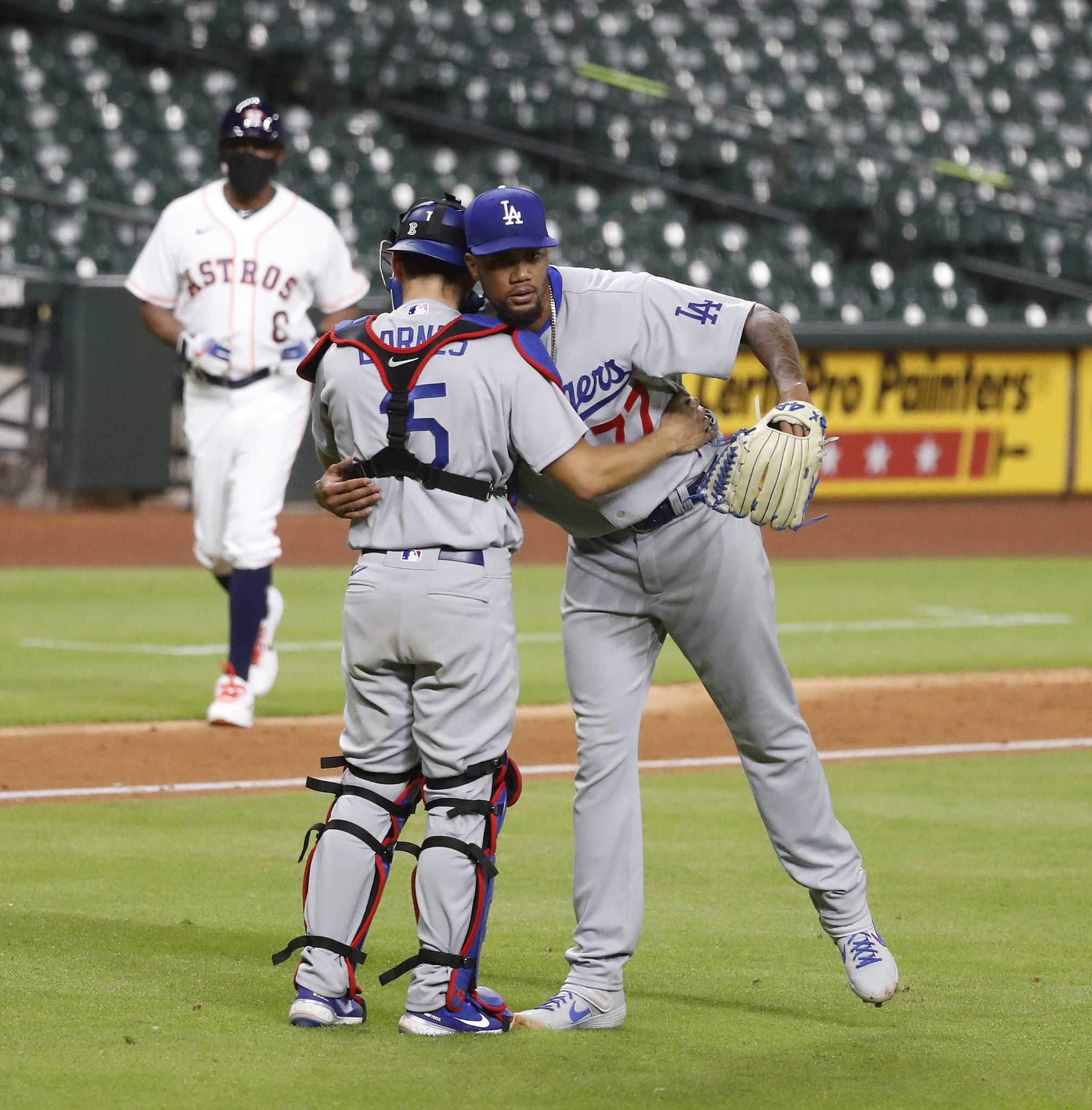 All Quiet Till Ríos HR in 13th Lifts Dodgers Over Astros 4-2