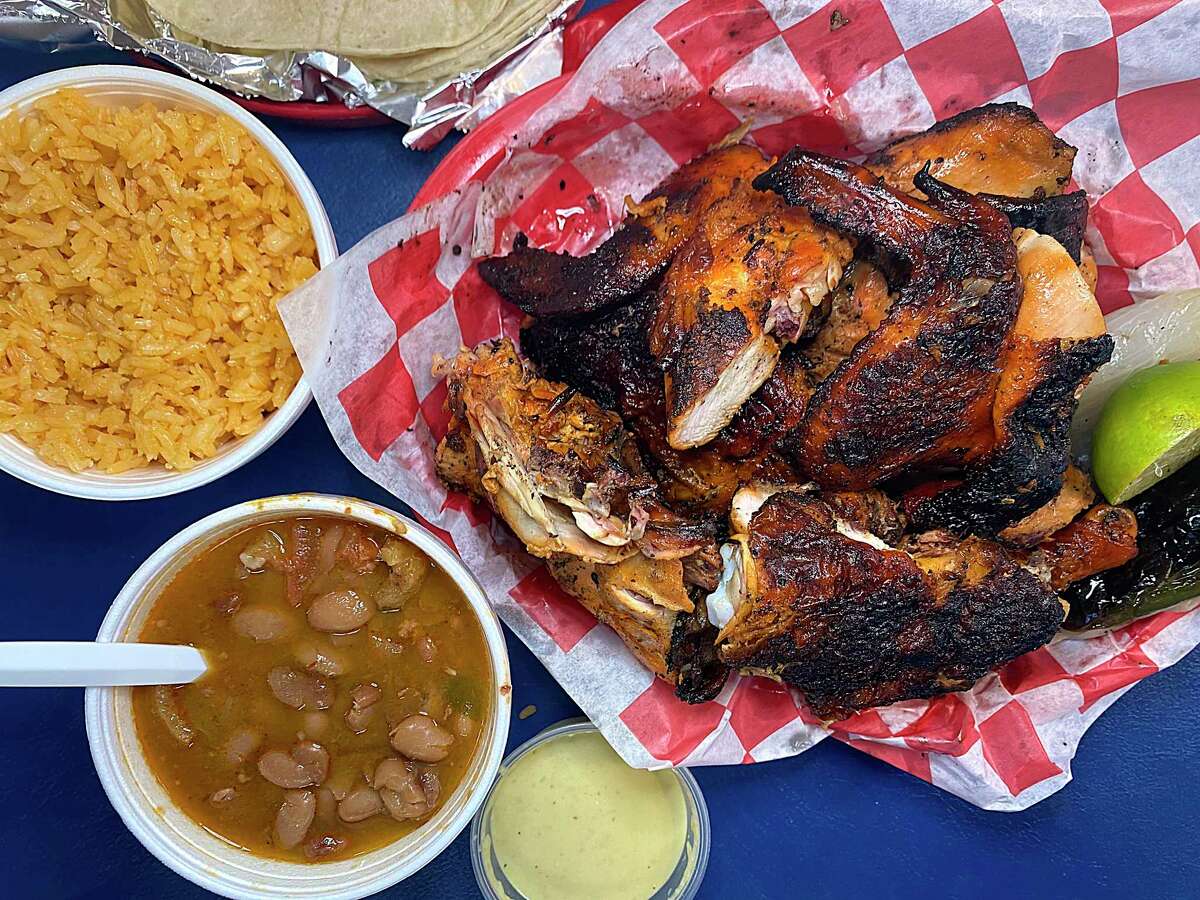 The grills are fired up at the new location of Al Carbon Pollos Asados, a San Antonio favorite for charcoal-grilled chicken. 