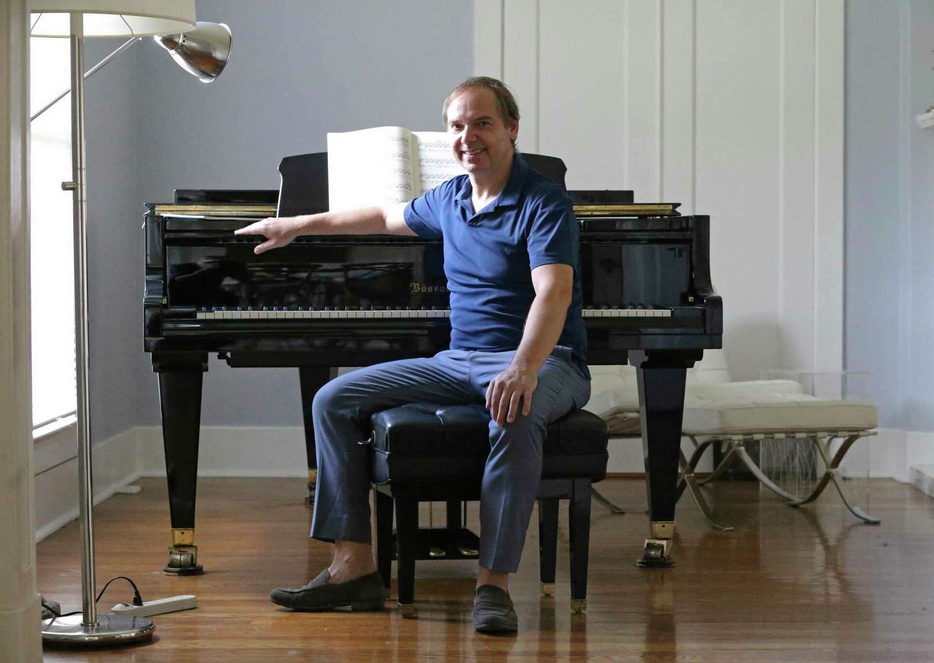Sebastian Lessing Former San Antonio Symphony Music Director Sebastian Lang-Lessing’s new ...