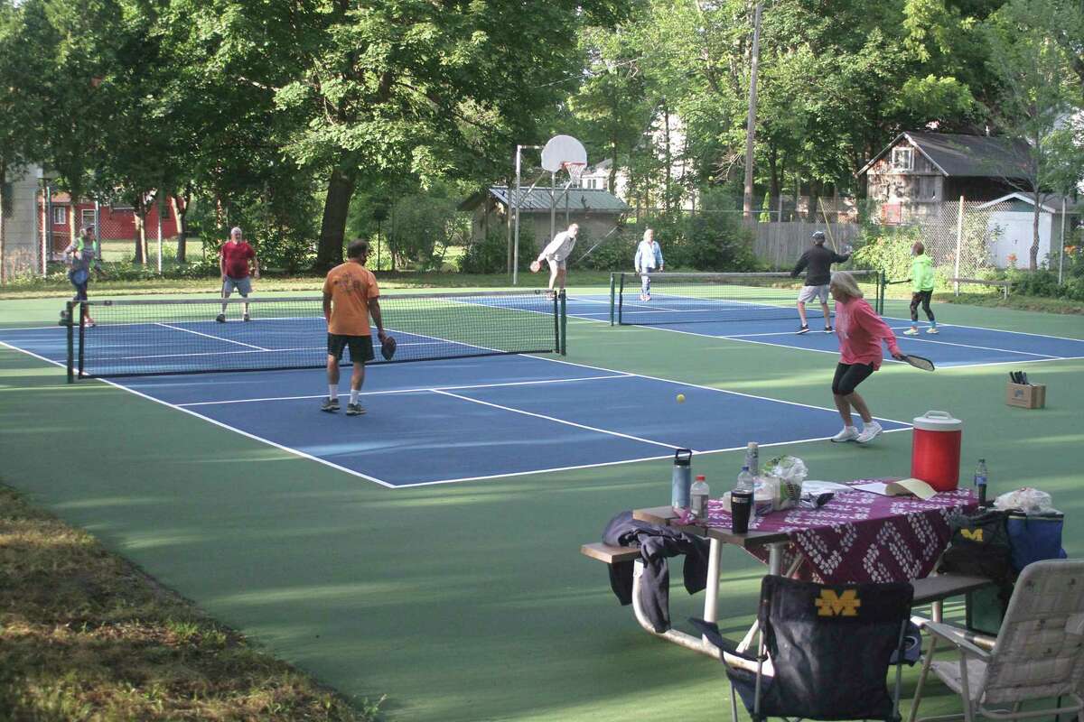 Lakeside Pickleball club christens resurfaced Bear Lake courts