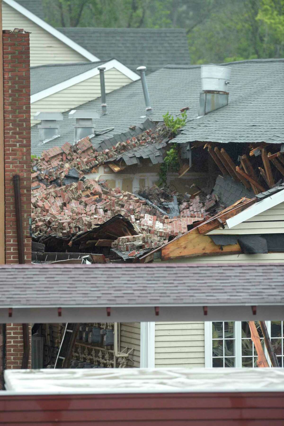 Hundreds of thousands in CT lose power as Isaias’ winds topple trees, wires