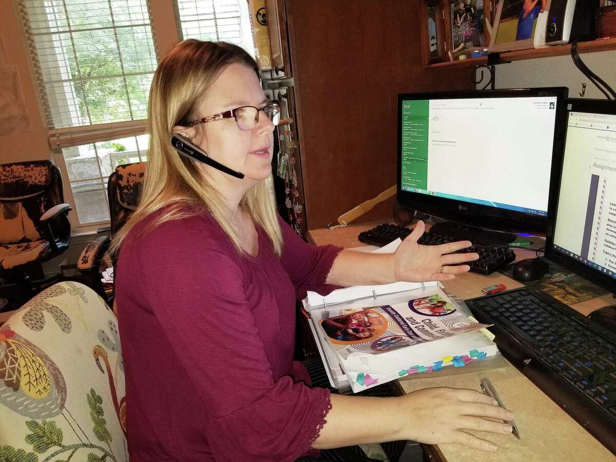 Kingwood college students kick off online learning at Lone Star today due  to coronavirus