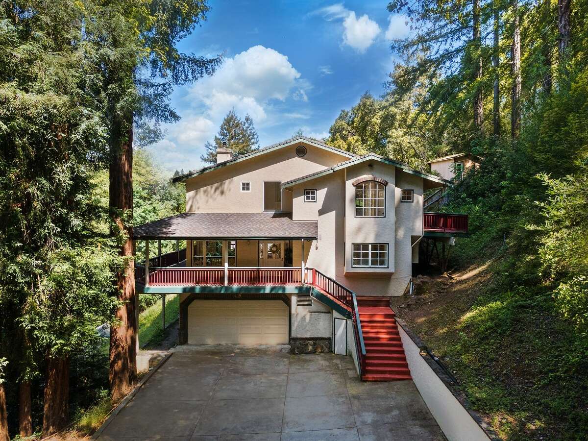 65 Dipsea Road. Stinson Beach, CA PRICE: $4,800,000 DESCRIPTION: Dip into the calm sublime of the maritime... Situated on the widest stretch of the Seadrift lagoon with beautiful views of the lagoon and Mount Tamalpais, this Dipsea darling is surrounded by natural beauty. A short walk to downtown Stinson Beach and a stunning, 40 minute drive to the Golden Gate, you can't ask for a better location for your vacation home. Brimming with natural light and water views from every room, you’ll settle quickly into the calmness and joy this darling home emanates. The spacious two bedroom, two bathroom home has much to offer, with plenty of storage for all the fun toys that come with beach life; surfboards hanging in the garage, beach cruisers ready to ride, and kayaks and standup paddleboards stowed away on the lower dock — where you can plunge right into the Seadrift lagoon. Life at the beach doesn't get any better than this. Within the Seadrift community, you are rooted in coastal comfort with easy access to the bird sanctuary on the Bolinas lagoon, the coveted Seadrift beach with great surf and beautiful views, tennis and pickleball courts, and easy access to the Tamalpais trails. This Dipsea darling is a home for making memories to be cherished forever. Specifications: ? Spacious 2 bedroom 2 full bath ? 1859 square footage house ? 7500 square footage lot ? Primary bedroom with grand en suite bathroom ? Second bedroom and second full bathroom separated by the main living space ? Den area ? Kitchen island and open concept living area with fireplace ? Dining room ? Wraparound back deck and lower dock ? Hot tub ? Lower storage...