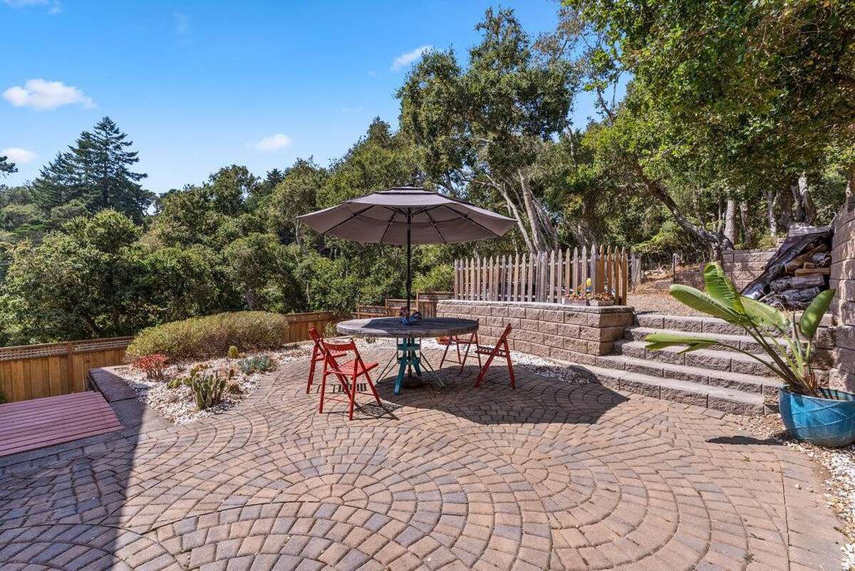 65 Dipsea Road. Stinson Beach, CA PRICE: $4,800,000 DESCRIPTION: Dip into the calm sublime of the maritime... Situated on the widest stretch of the Seadrift lagoon with beautiful views of the lagoon and Mount Tamalpais, this Dipsea darling is surrounded by natural beauty. A short walk to downtown Stinson Beach and a stunning, 40 minute drive to the Golden Gate, you can't ask for a better location for your vacation home. Brimming with natural light and water views from every room, you’ll settle quickly into the calmness and joy this darling home emanates. The spacious two bedroom, two bathroom home has much to offer, with plenty of storage for all the fun toys that come with beach life; surfboards hanging in the garage, beach cruisers ready to ride, and kayaks and standup paddleboards stowed away on the lower dock — where you can plunge right into the Seadrift lagoon. Life at the beach doesn't get any better than this. Within the Seadrift community, you are rooted in coastal comfort with easy access to the bird sanctuary on the Bolinas lagoon, the coveted Seadrift beach with great surf and beautiful views, tennis and pickleball courts, and easy access to the Tamalpais trails. This Dipsea darling is a home for making memories to be cherished forever. Specifications: ? Spacious 2 bedroom 2 full bath ? 1859 square footage house ? 7500 square footage lot ? Primary bedroom with grand en suite bathroom ? Second bedroom and second full bathroom separated by the main living space ? Den area ? Kitchen island and open concept living area with fireplace ? Dining room ? Wraparound back deck and lower dock ? Hot tub ? Lower storage...