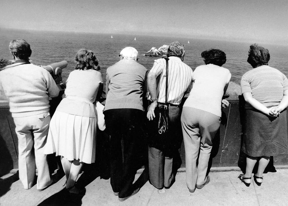 Cliff House: A century of photos of the many lives of an SF icon