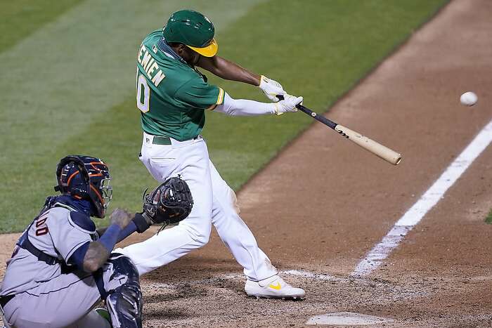 El Toro High retires Matt Chapman jersey during alumni game