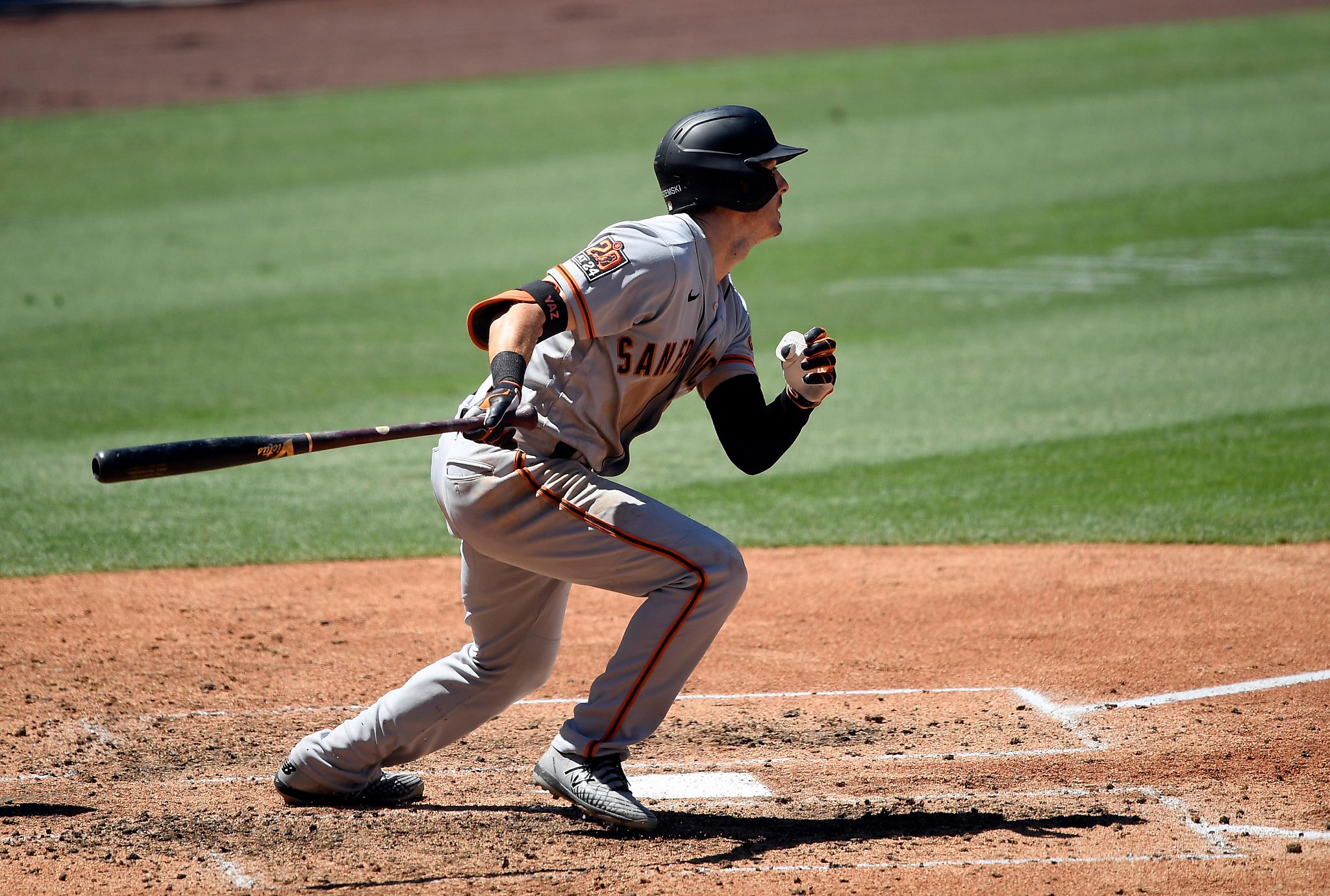 Pollock, Betts launch 3-run homers, Dodgers beat Giants 6-2