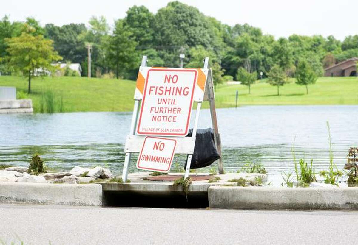 Heavy rain causes flash floods in Glen Carbon area