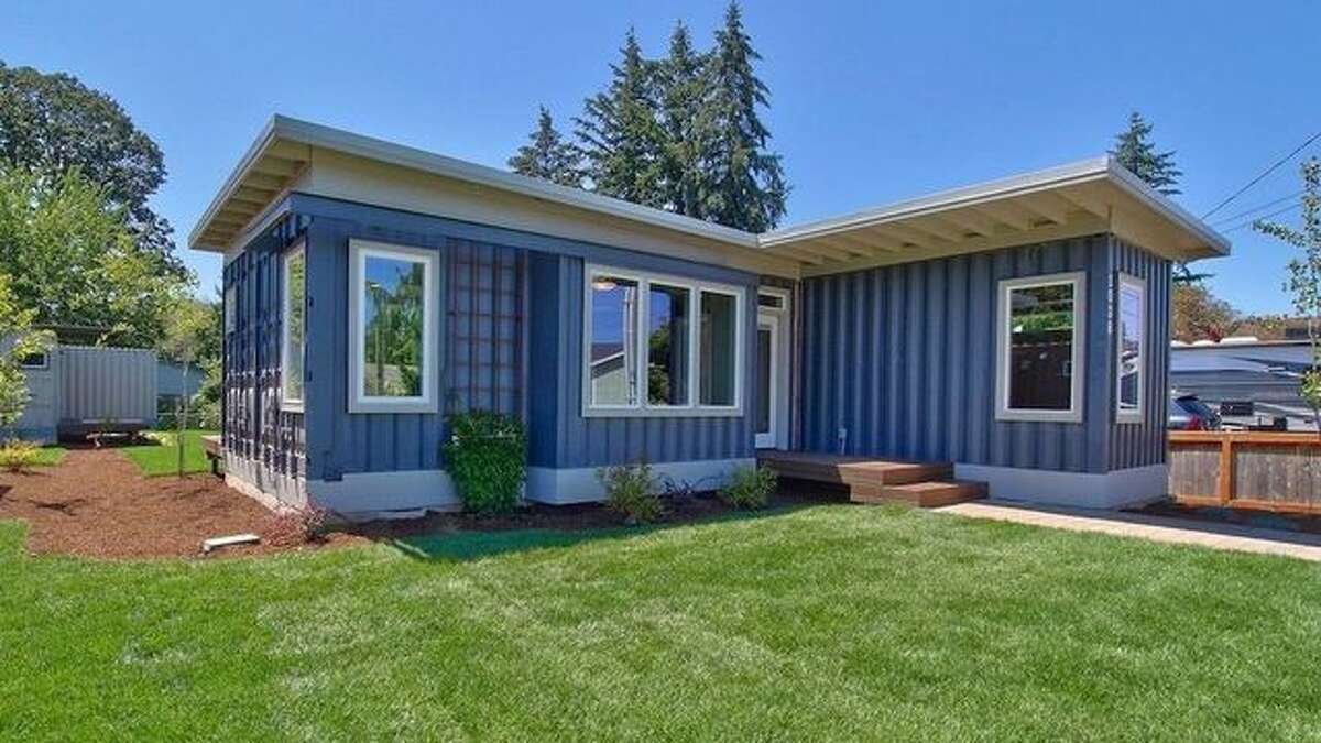 3 Affordable and Stylish Shipping Container Homes Sprout Up in Oregon