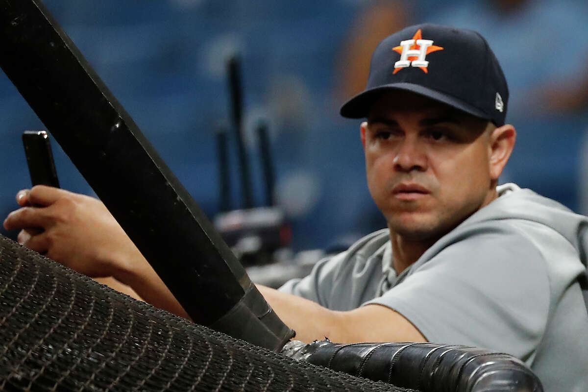 Astros' Alex Cintron ejected after umpire confronts Jeremy Peña