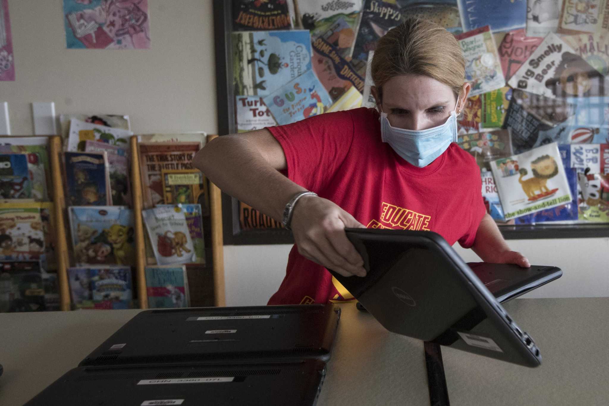 Harris County putting  million toward WiFi hot spots, computers for students during coronavirus