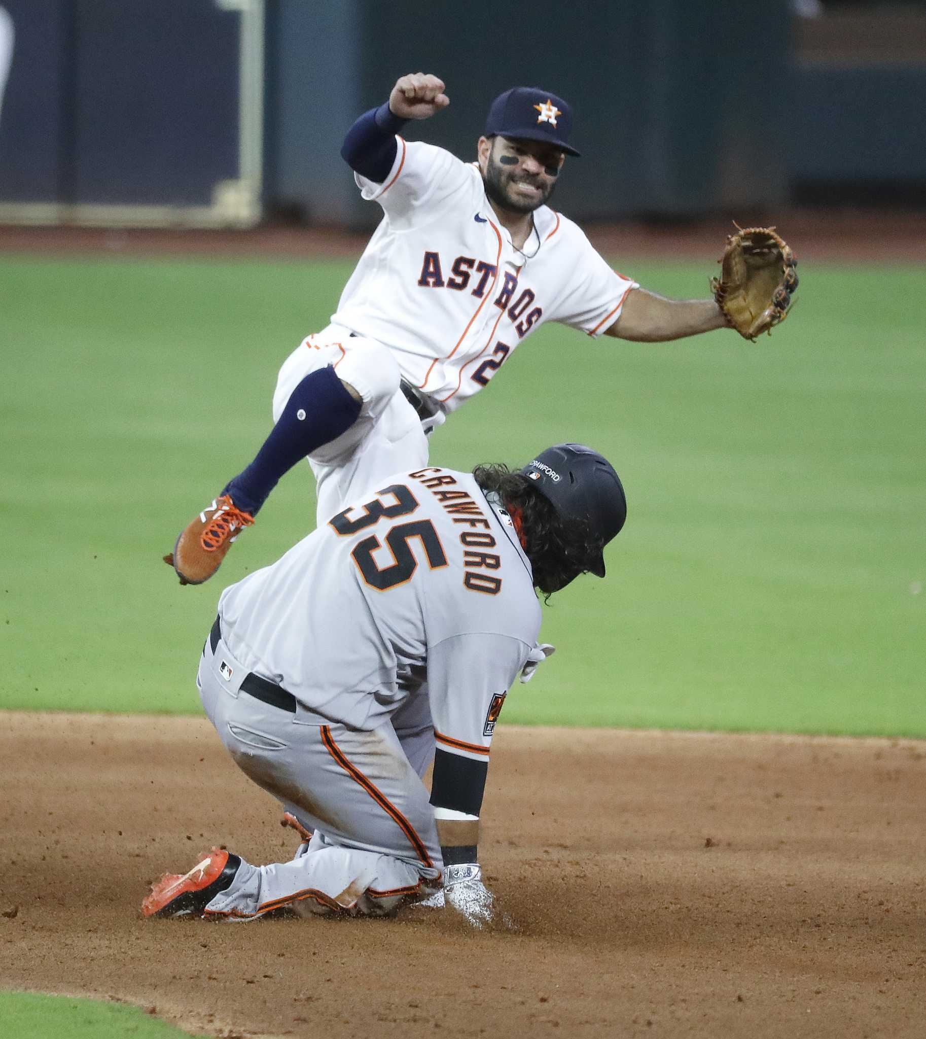 Brandon Crawford's RBI in 10th lifts Giants over Astros 7-6