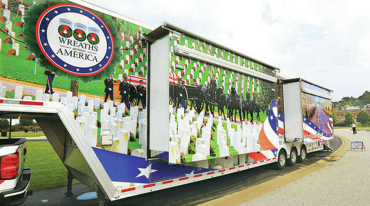 Wreaths Across America exhibit visits Alton
