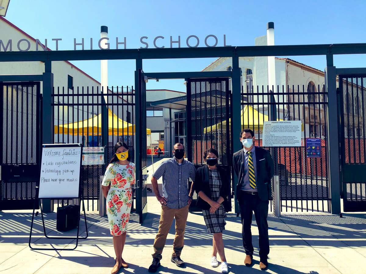 Oakland Ousd Opens Virtually With Thousands Of Students Lacking