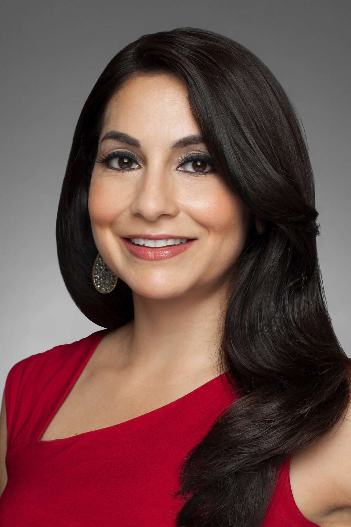 KSAT 12 has named Stephanie Serna as the new anchor of "Good Morning San Antonio" following the departure of Leslie Mouton.