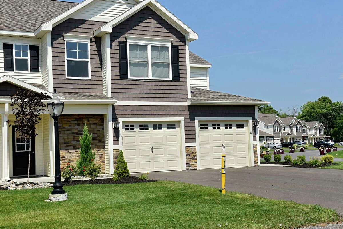 Lowmaintenance condos grow in appeal