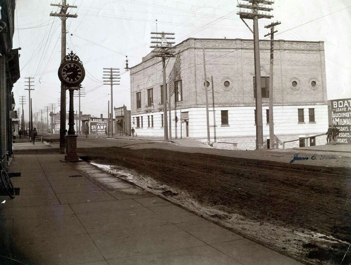 Looking west down River Street near the corner of Oak Street at the Elks Temple circa early 1900s. 
