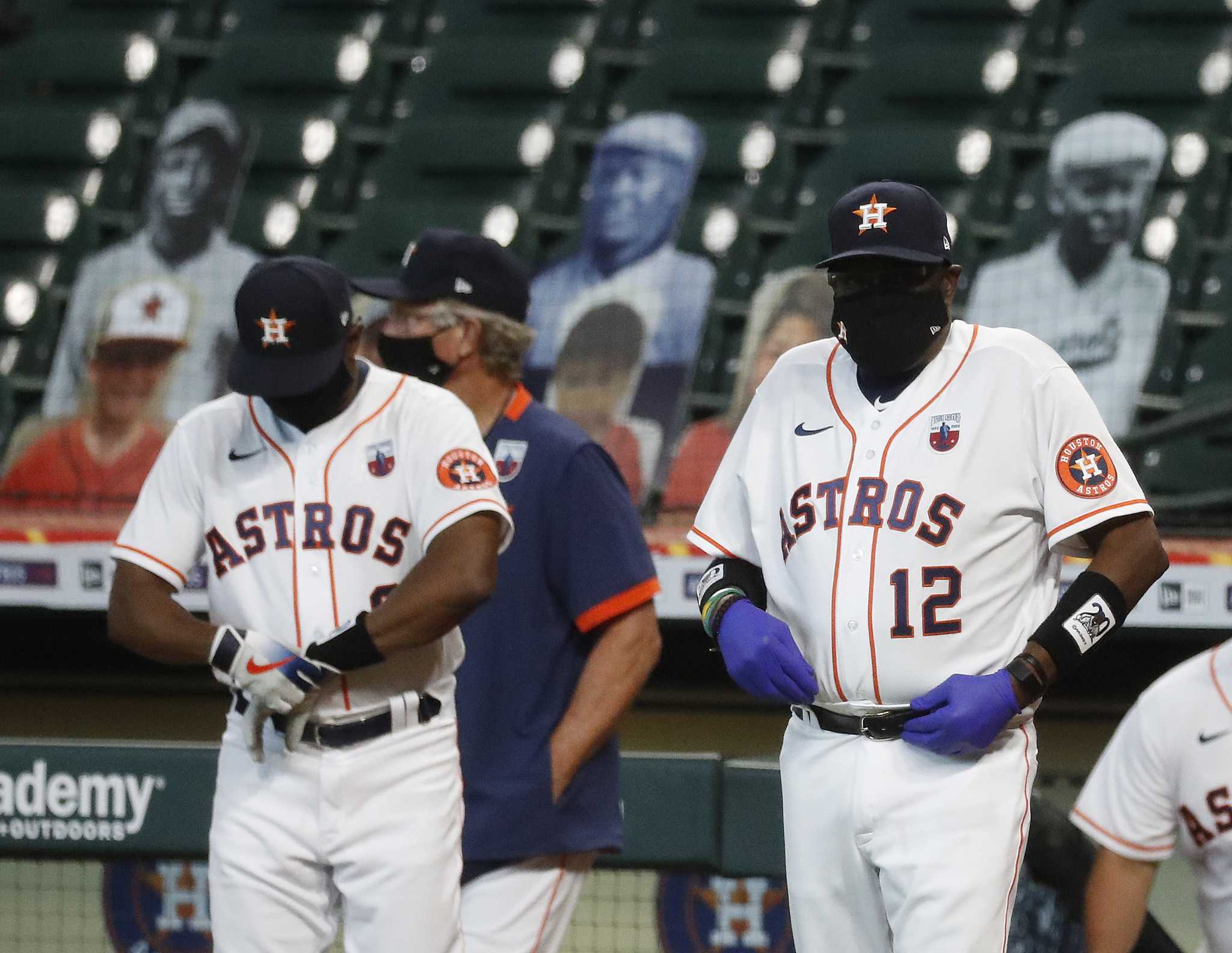 Tucker hits game-ending homer as Astros sweep Mariners 3-2