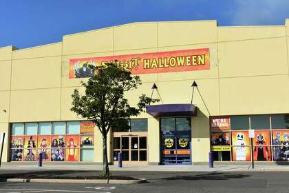 Spirit Unfurls Halloween Popups In Ct Amid Expected Slump In Costume Sales Ctinsider Com