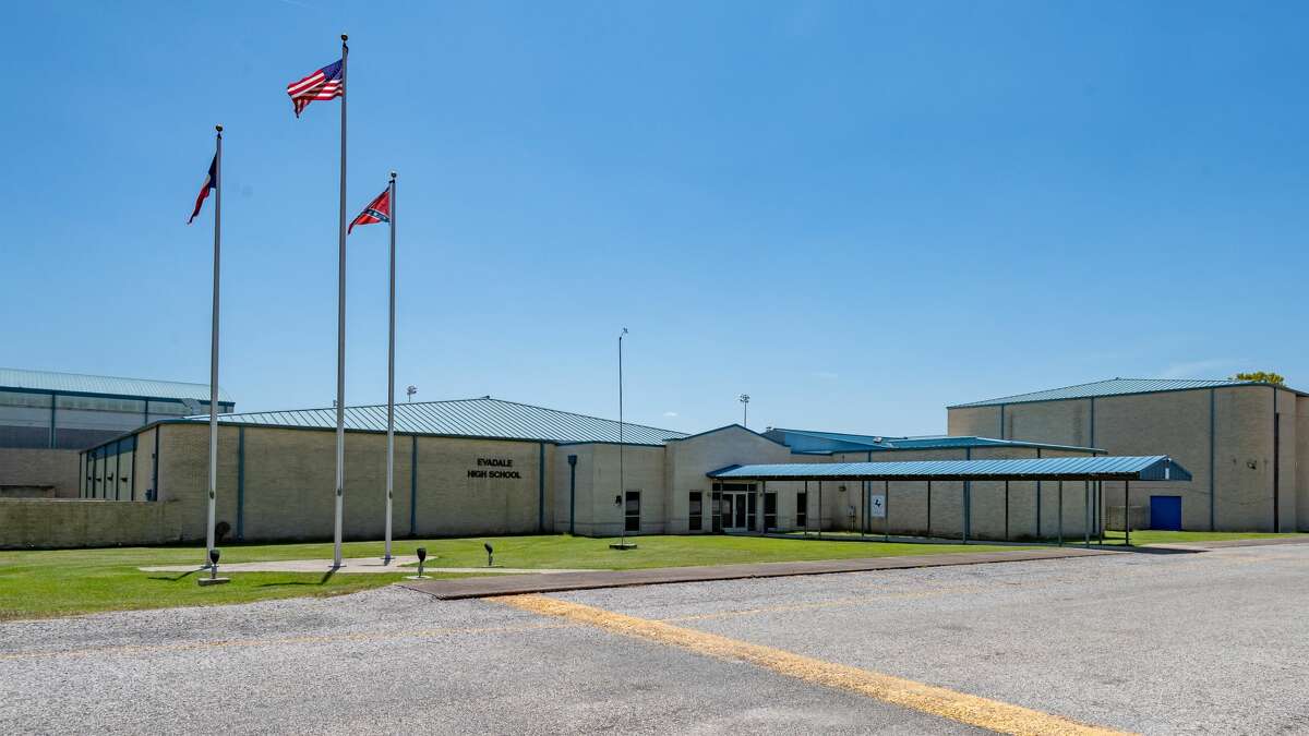 Evadale closes school for cleaning, sanitation after positive COVID19 test