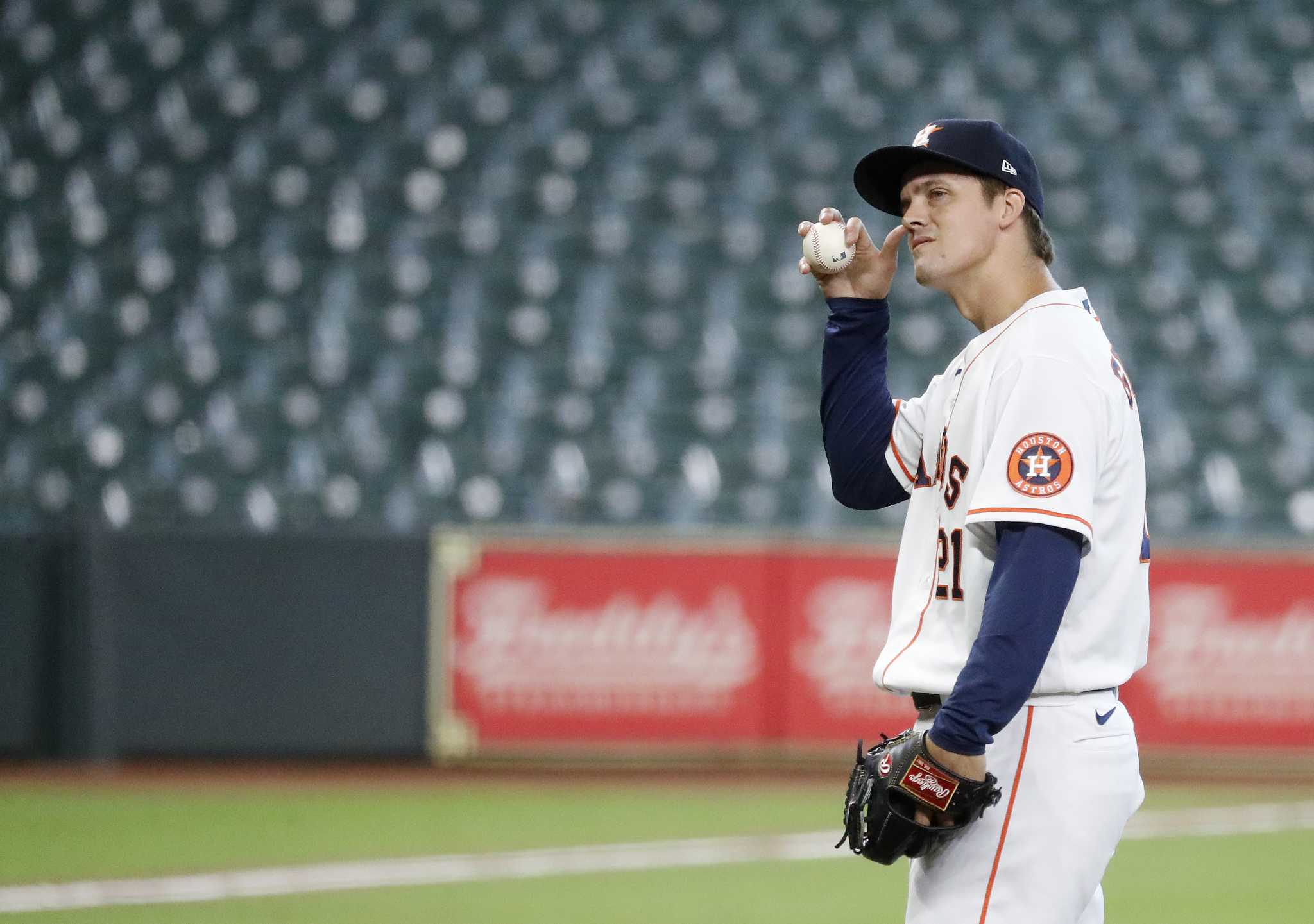 Astros – Guardians: Zack Greinke smiles at music used by Myles Straw