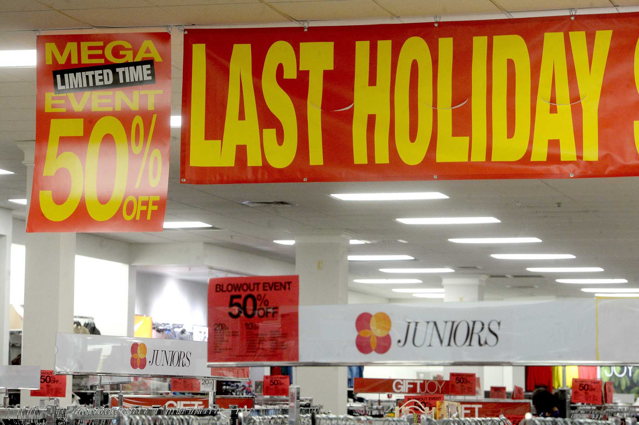 Is Stein Mart in Pittsford closing? Going-out-of-business signs are up