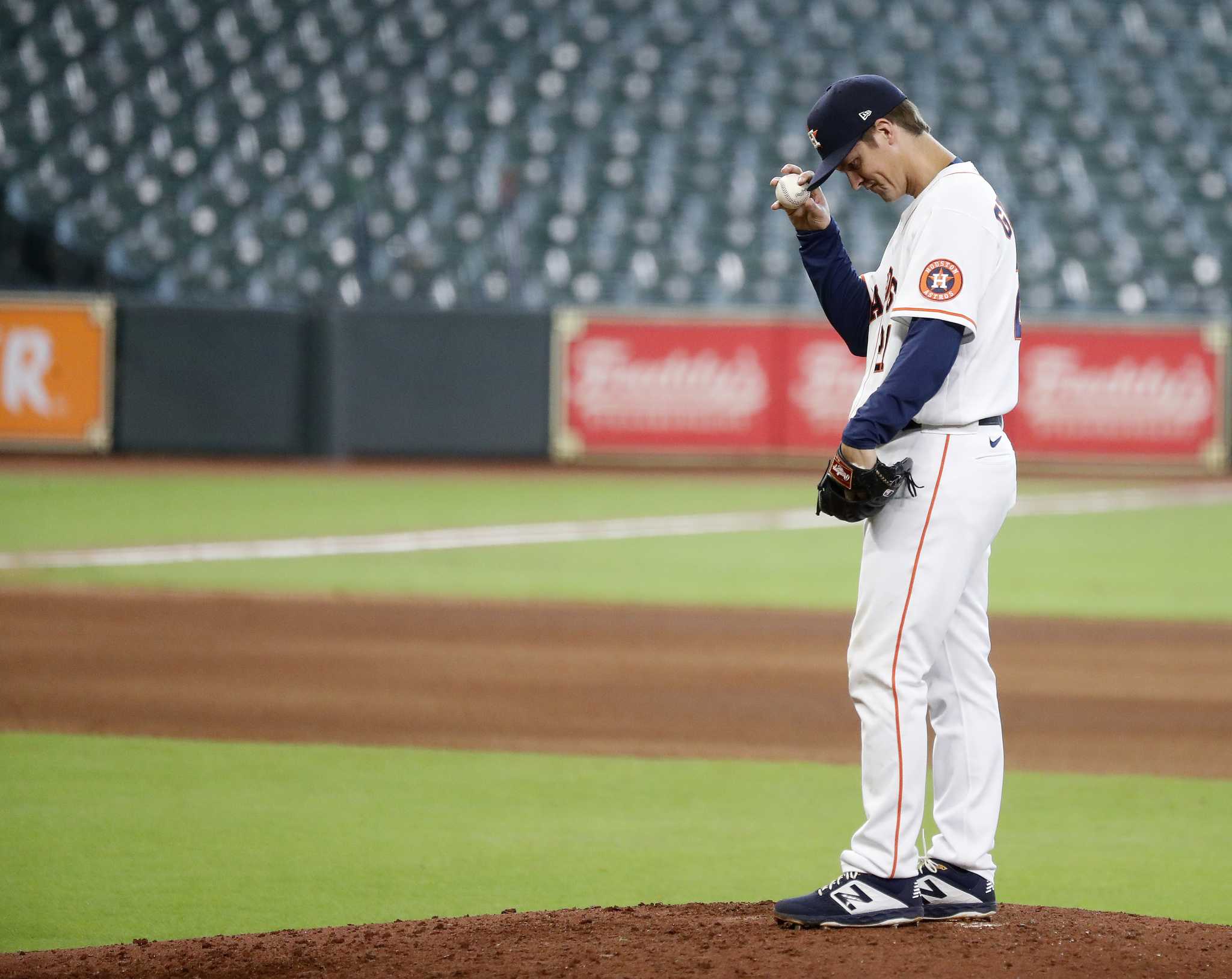 Astros – Guardians: Zack Greinke smiles at music used by Myles Straw