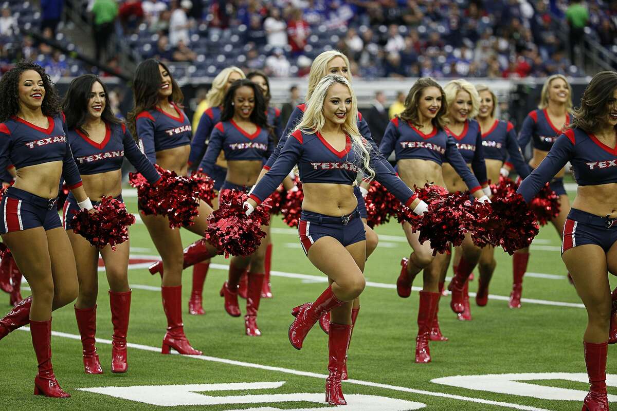There will be no cheerleaders on the field at NFL games in 2020