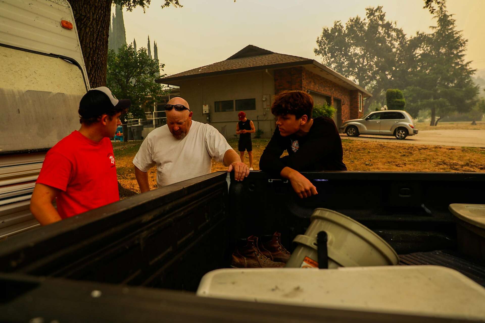 Massive LNU Lightning Complex fire drives Vacaville residents from  destroyed homes