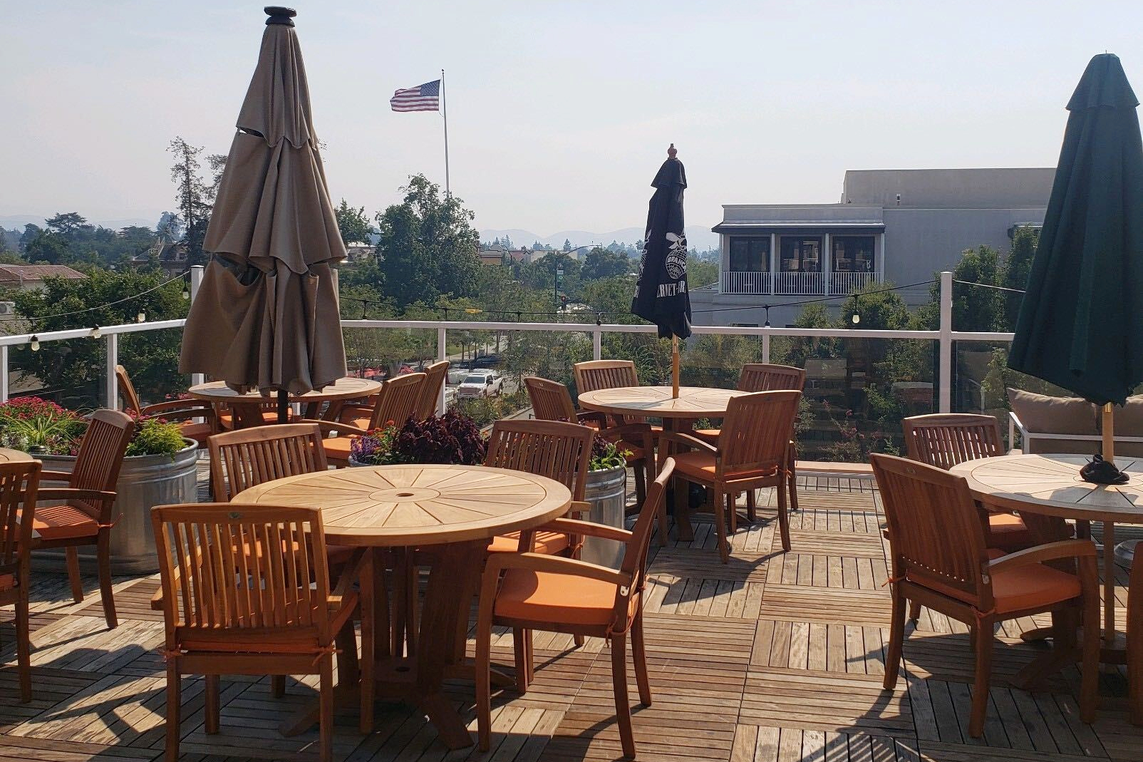 Struggling Bay Area restaurants close outdoor dining due to smoky air