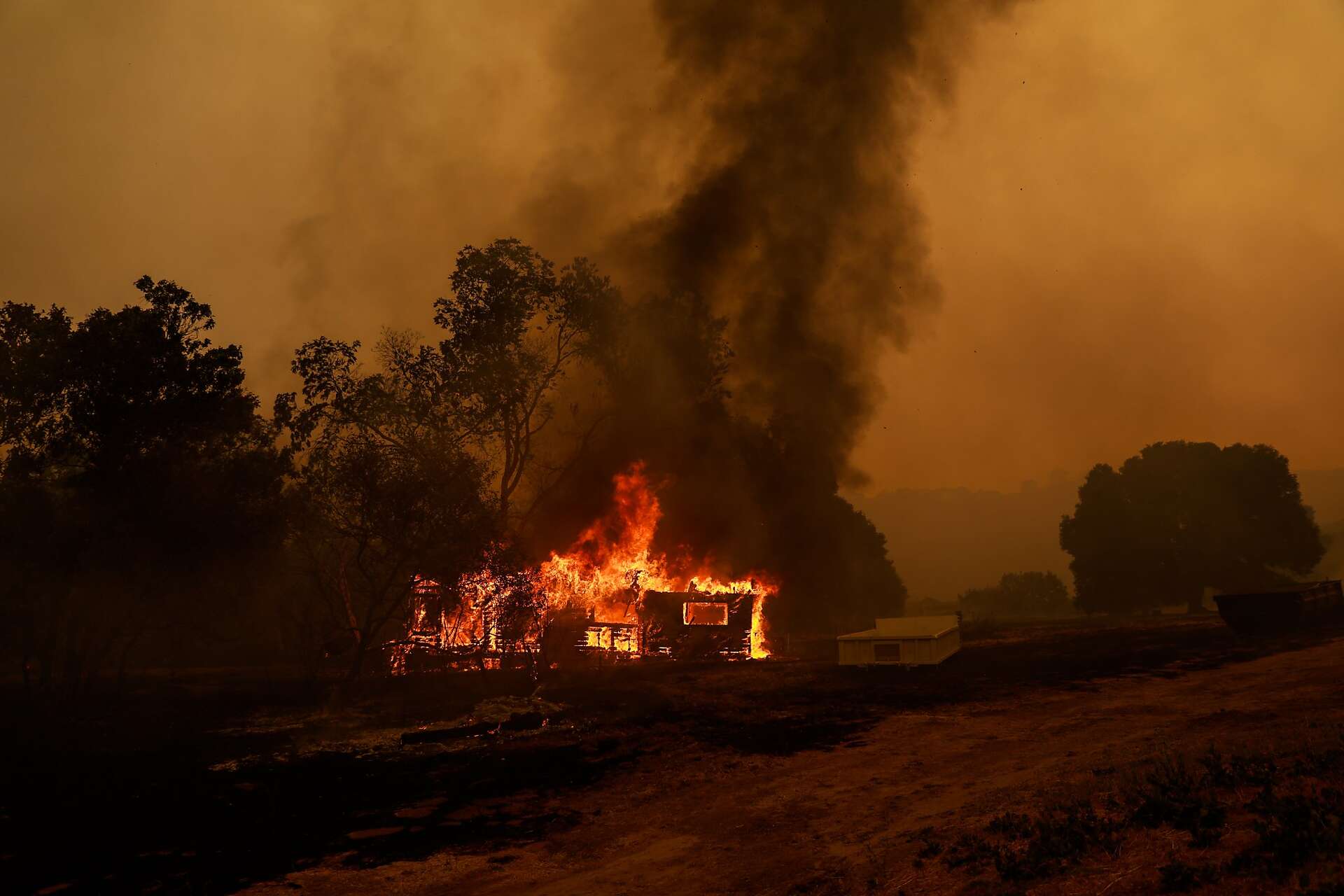 PG&E worker dies while responding to LNU Lightning Complex fire near  Vacaville