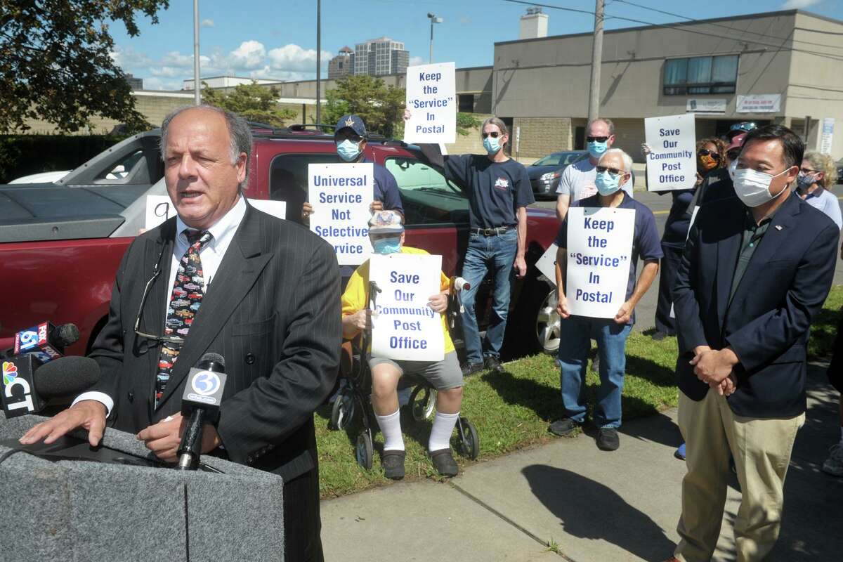 DeLauro, Tong promise action to maintain US postal service