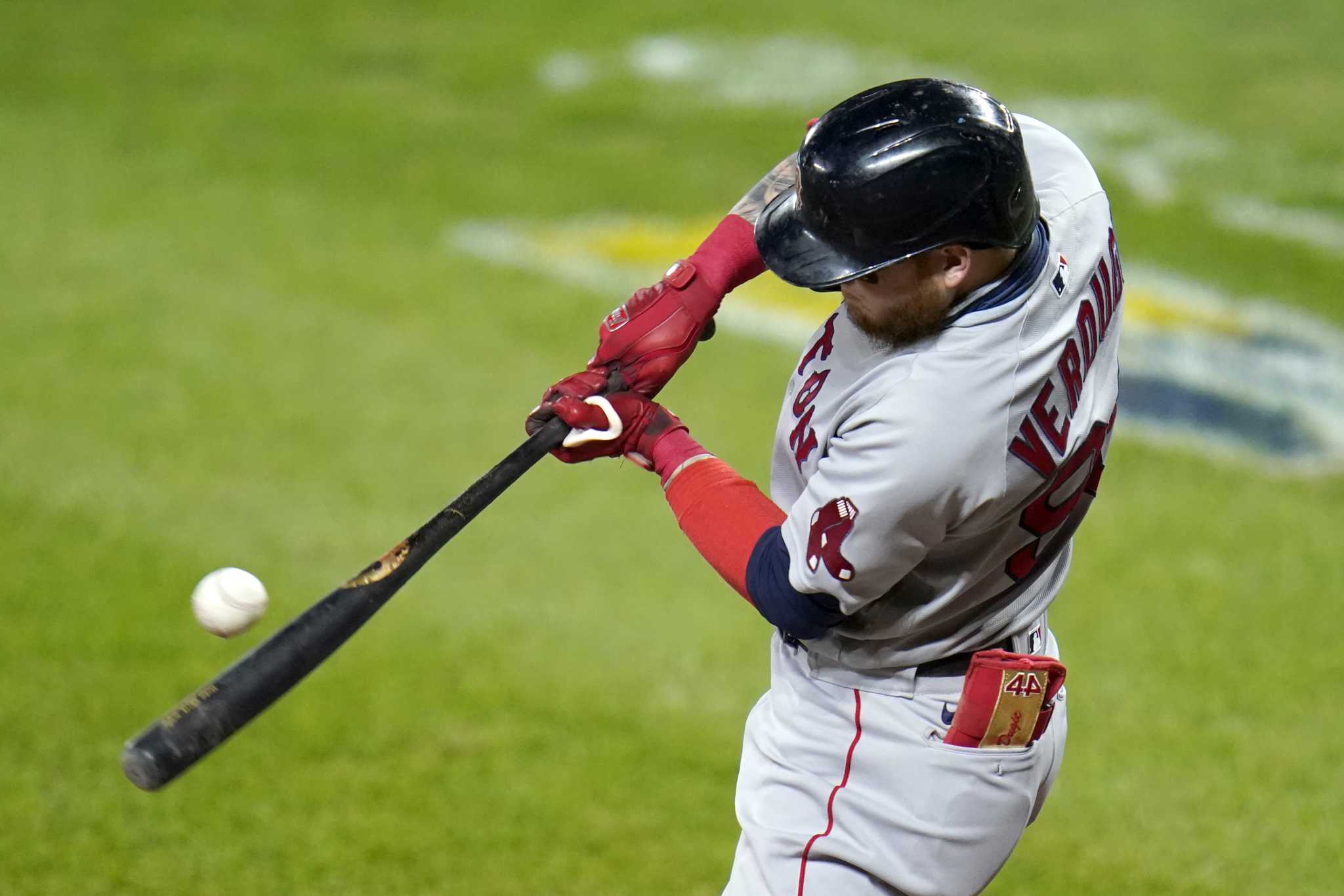 Alex Verdugo's RBI single helps Mexico tie the game against