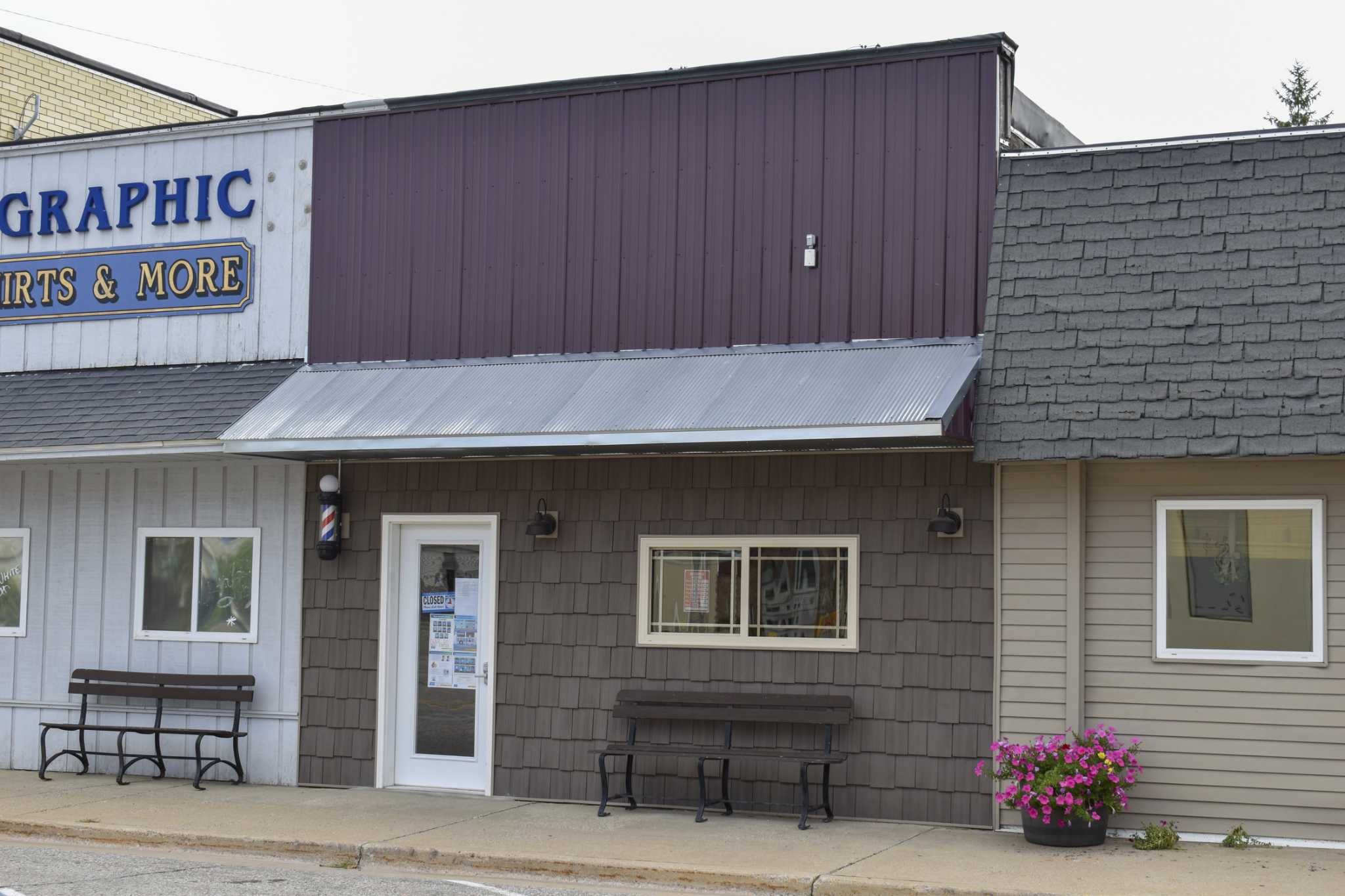 Cass City native brings barbering trade to Elkton