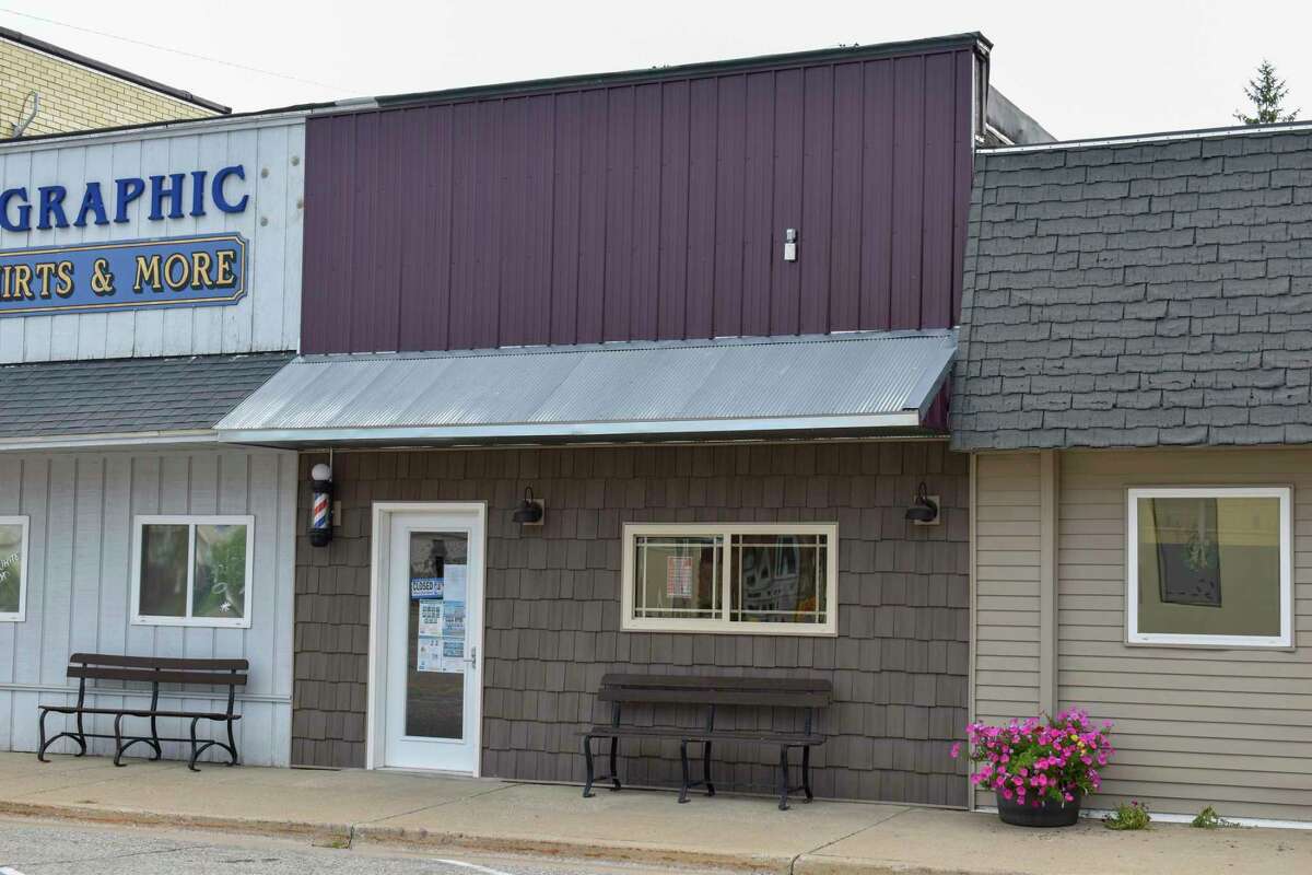 Cass City native brings barbering trade to Elkton