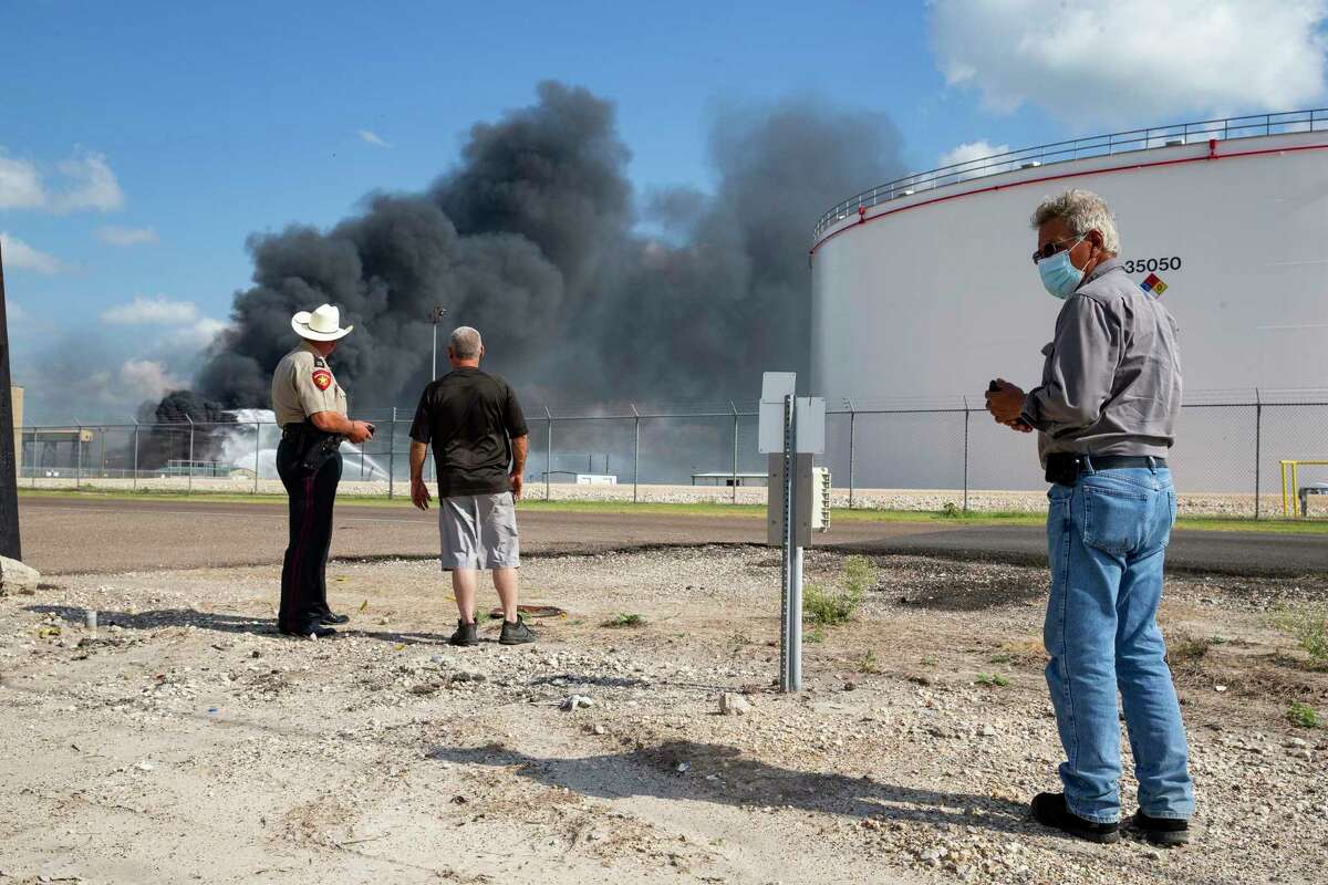 4 people missing after pipeline explosion at port in Texas