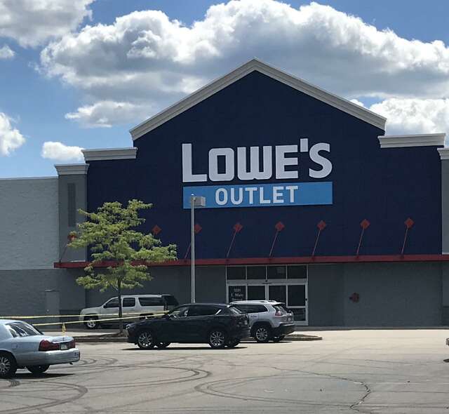 Lowe’s going the outlet route at former Meriden store