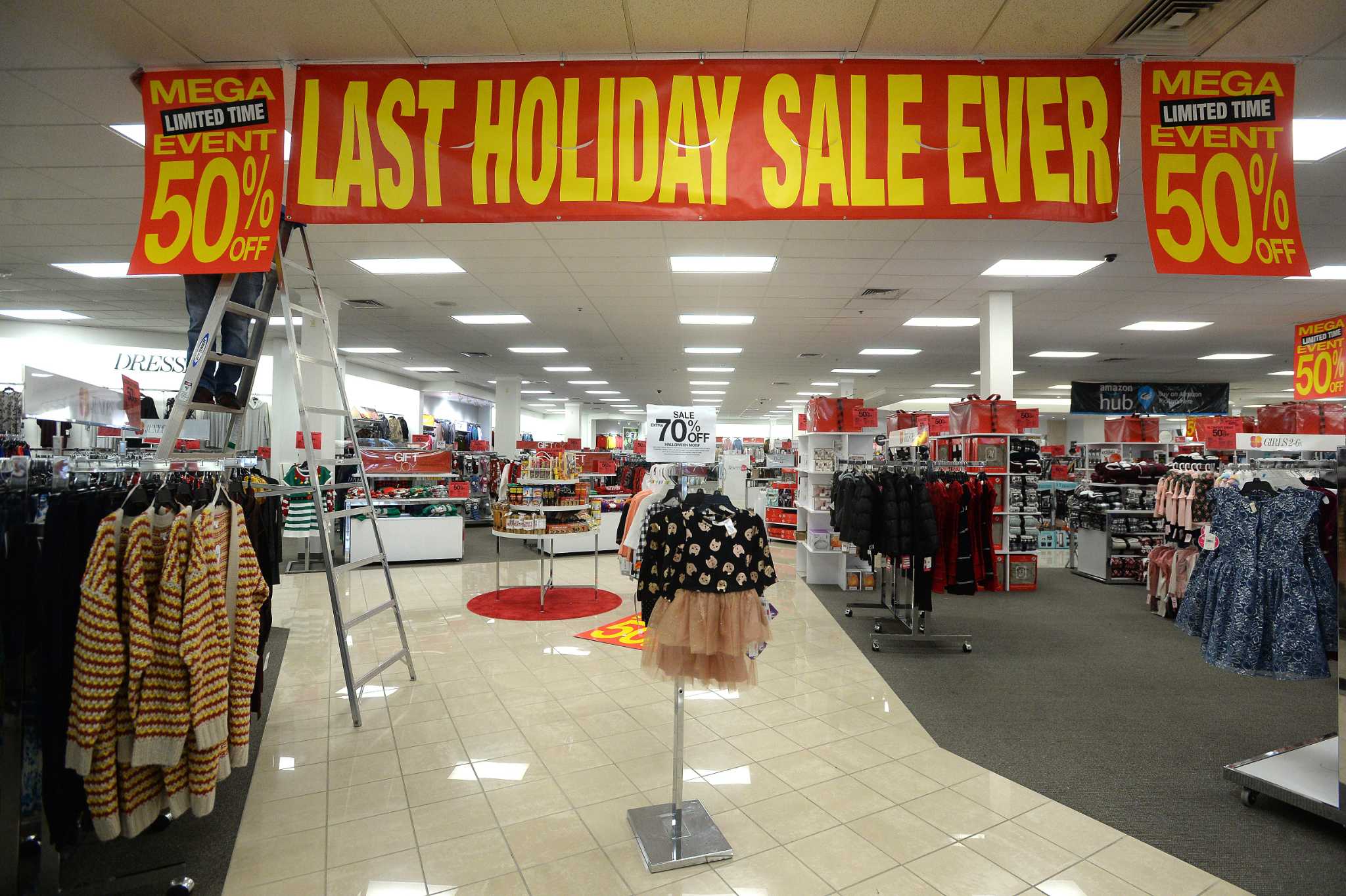 Stein Mart bankruptcy: Off-price retailer holding store closing sales