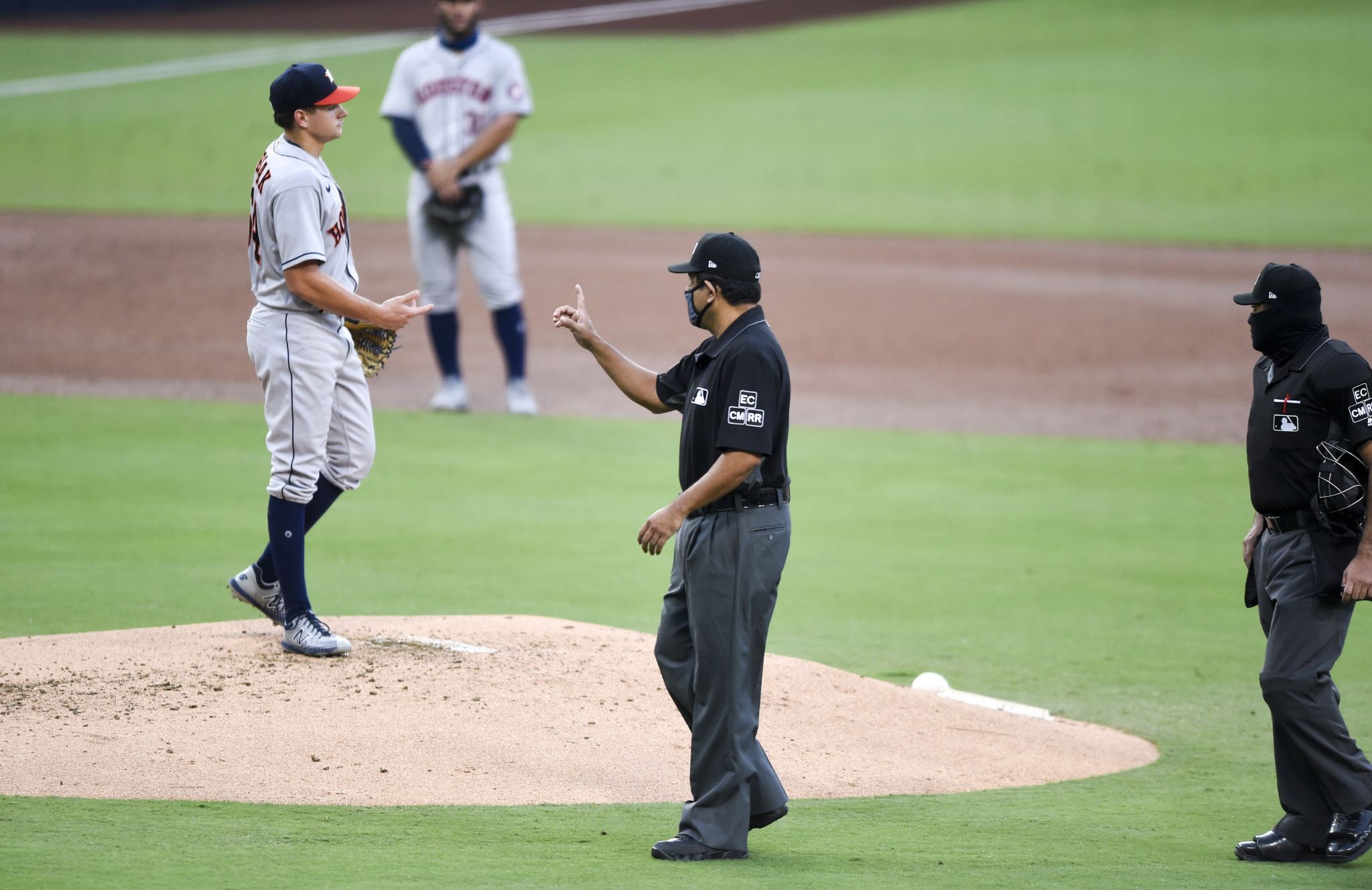 Slam Diego! Cronenworth hits Padres' 5th slam in 6 games