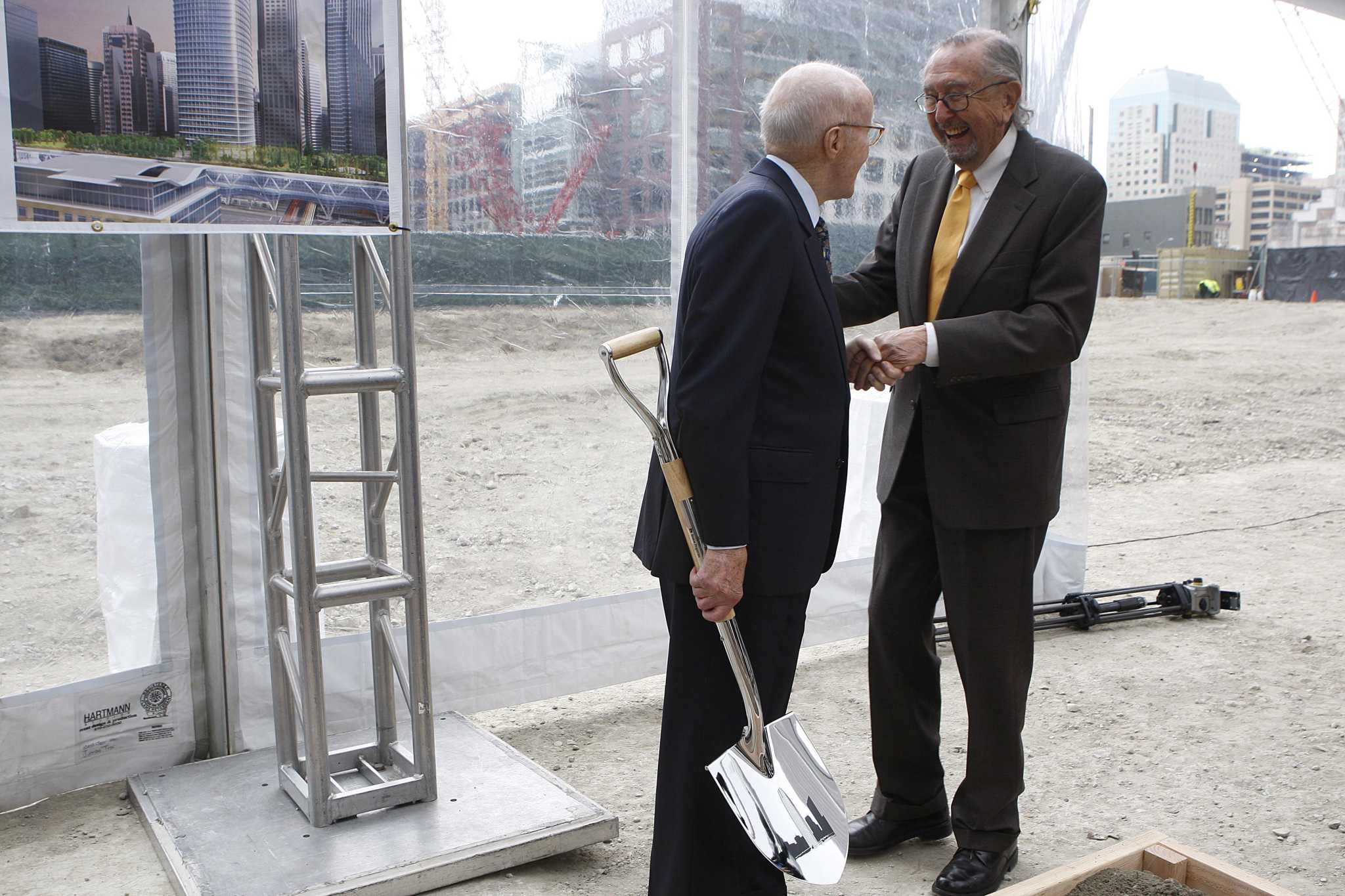 Gerald D. Hines, Developer and Architects' 'Medici,' Is Dead at 95