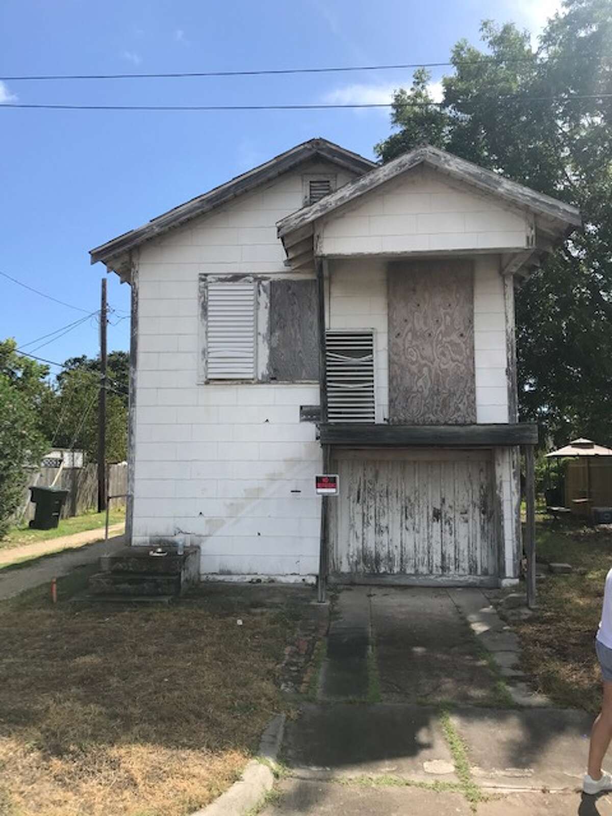 Restoring Galveston Airbnb - 5g57gks