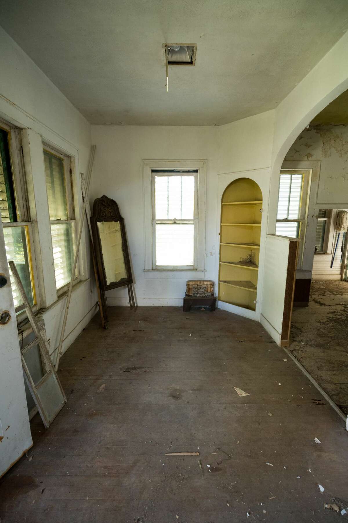 Restoring Galveston Airbnb - zgl5jej