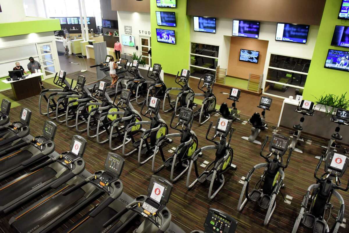 New York gyms reopen to cheers of fitness fans, but with questions