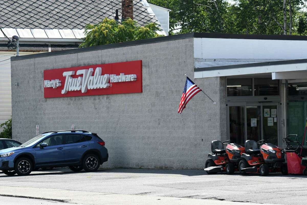 Schenectady's last independent hardware store to close