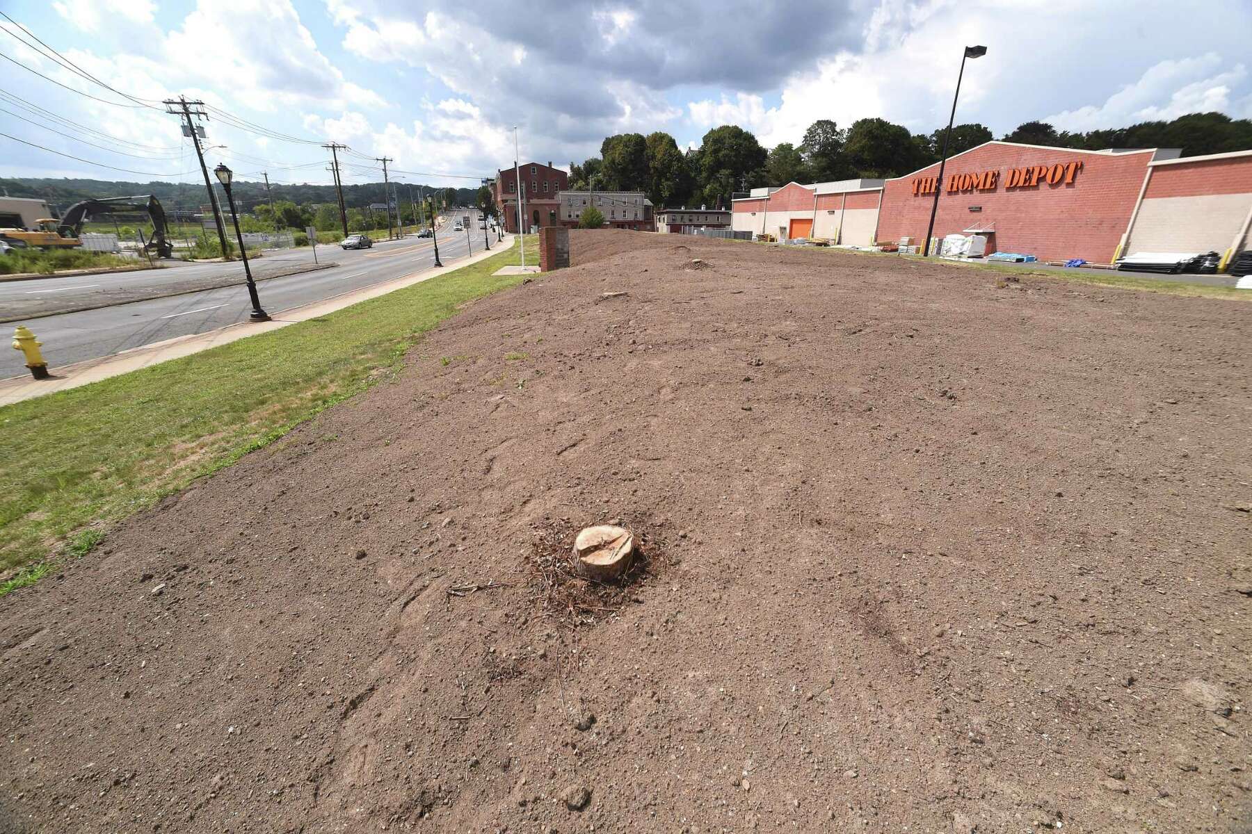 Landscaper Derby Home Depot Tree Buffer Brought Transients Overdoses