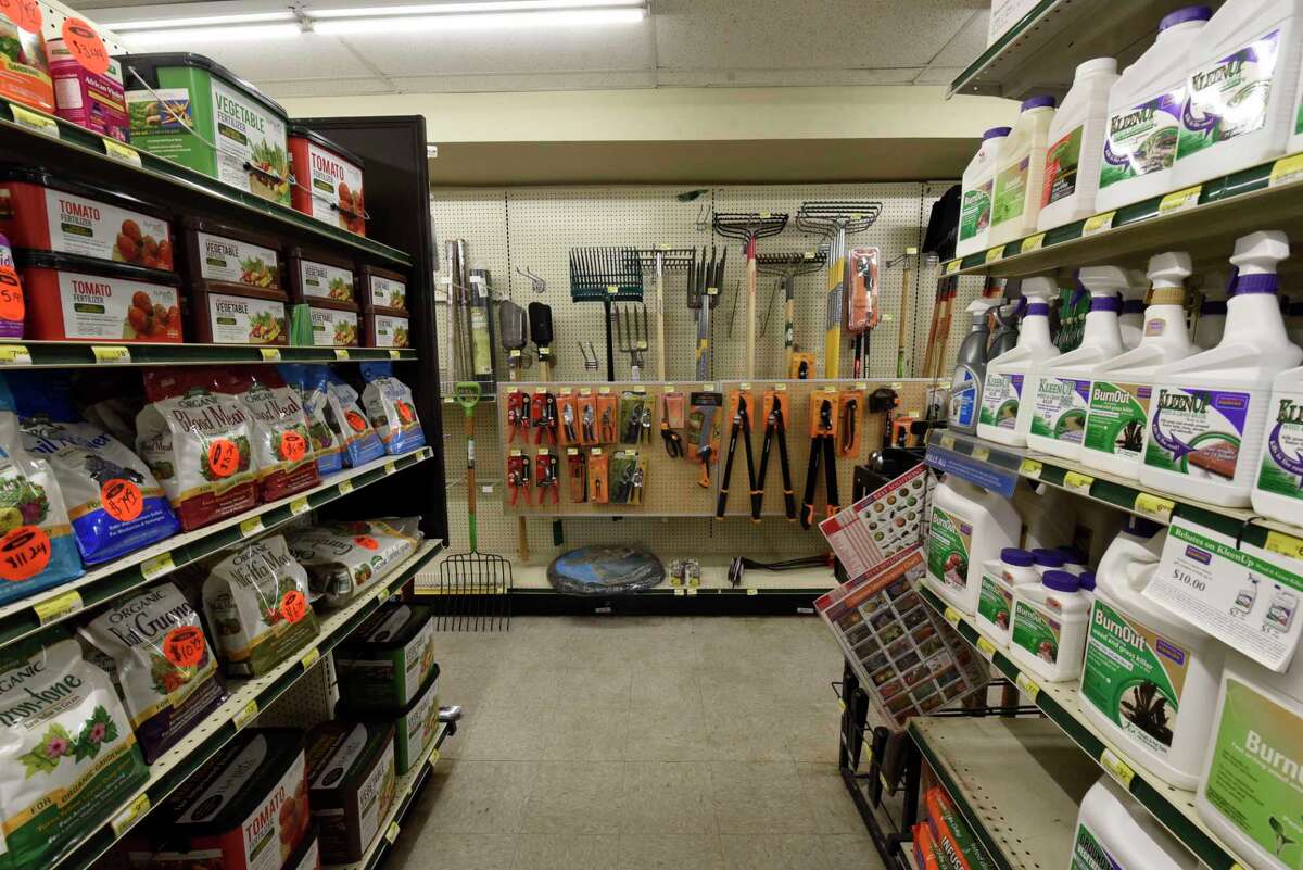 Schenectady's last independent hardware store to close