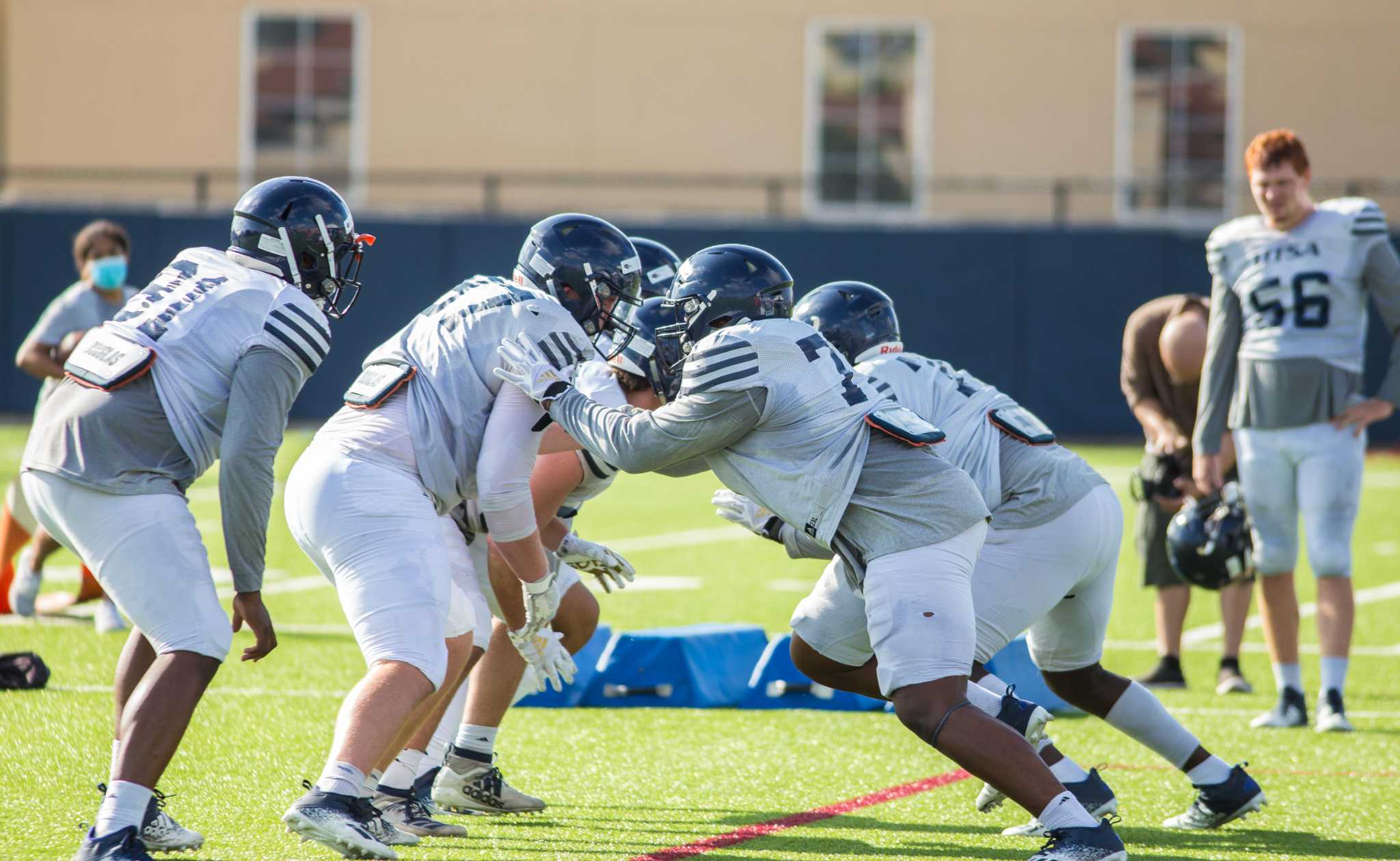 UTSA Roadrunners continue fight against time as depth chart takes shape
